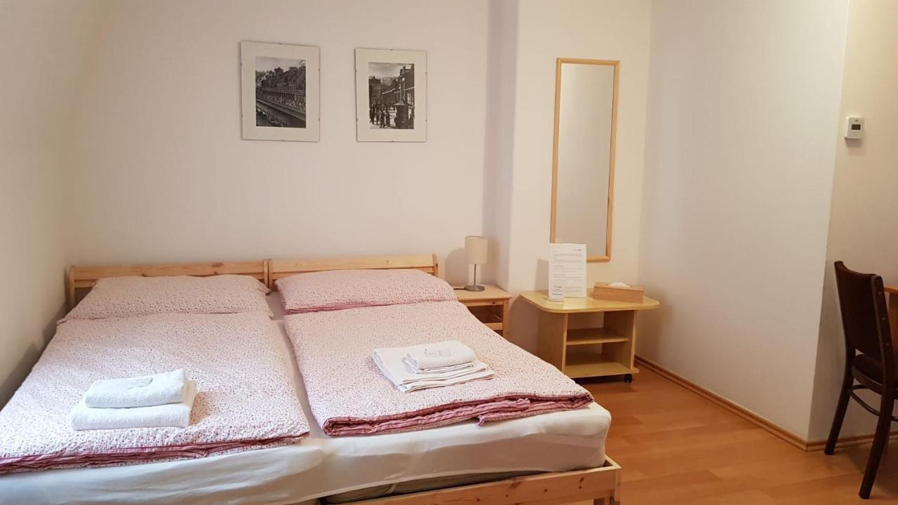 Pension Family Karlovy Vary Ngoại thất bức ảnh