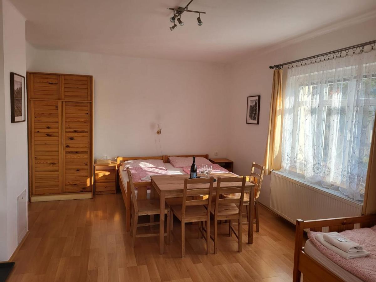 Pension Family Karlovy Vary Ngoại thất bức ảnh